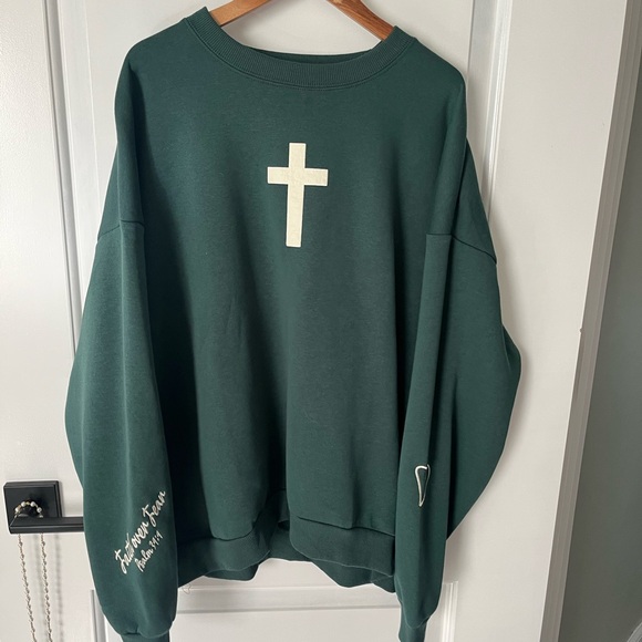 (2) Sweaters - Picture 1 of 4